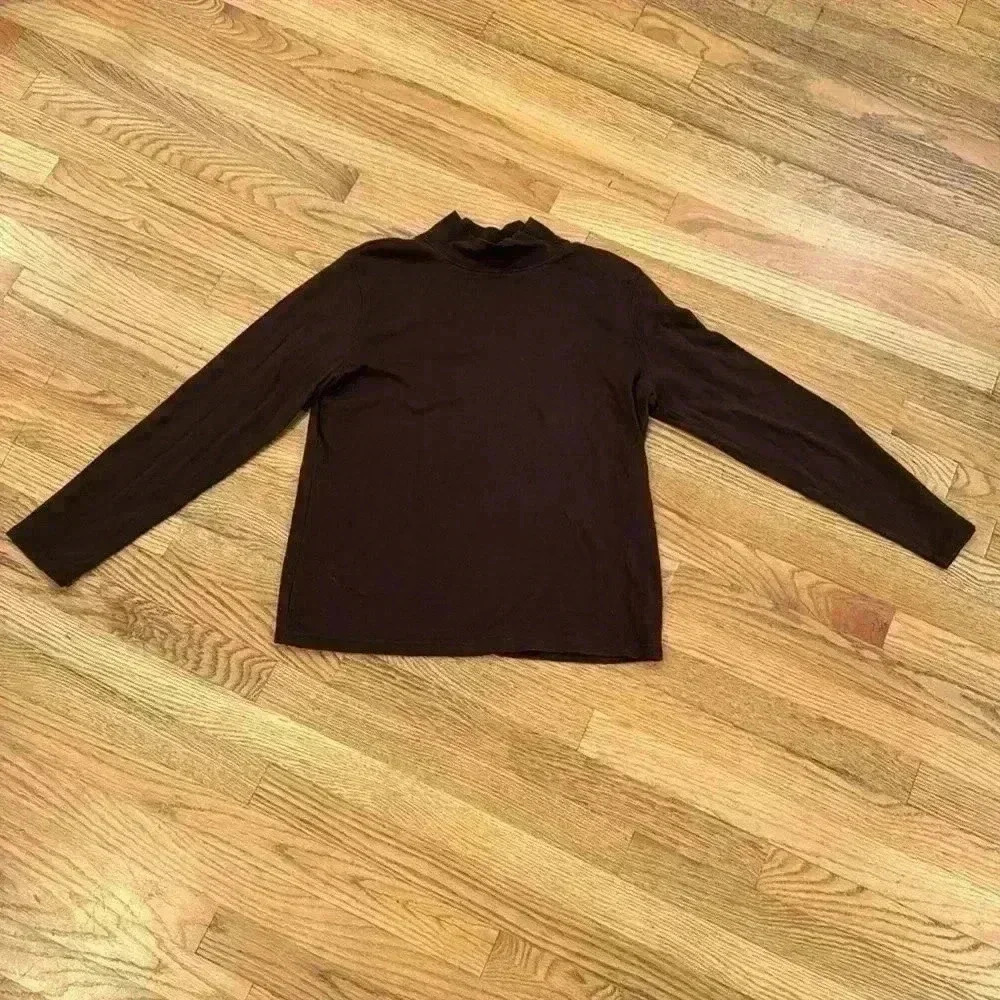 St. John’s Bay Women’s Classic Mock Neck Brown Long Sleeve Size: Large